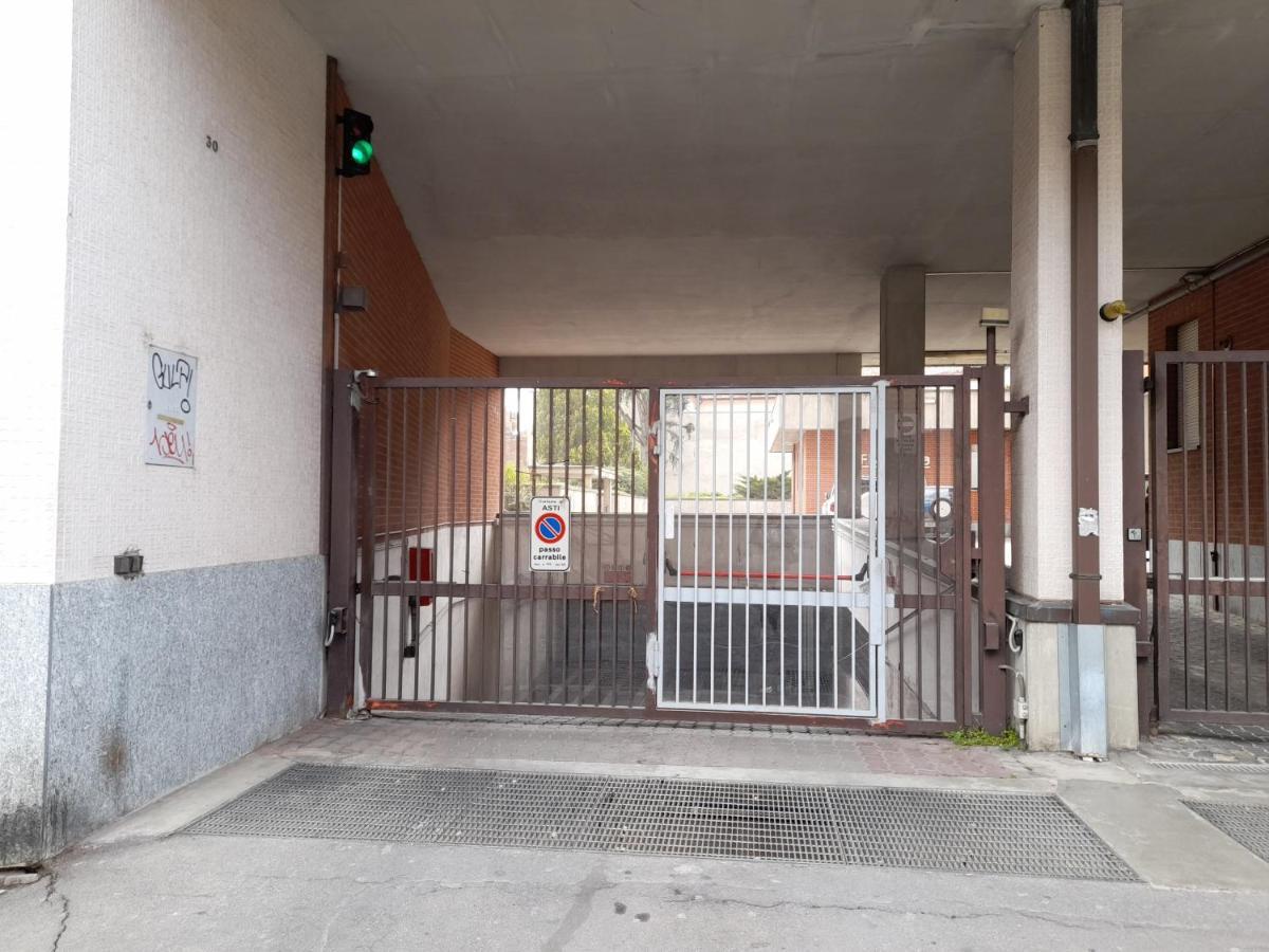 Appartamento Centrale Con Garage Asti Eksteriør billede